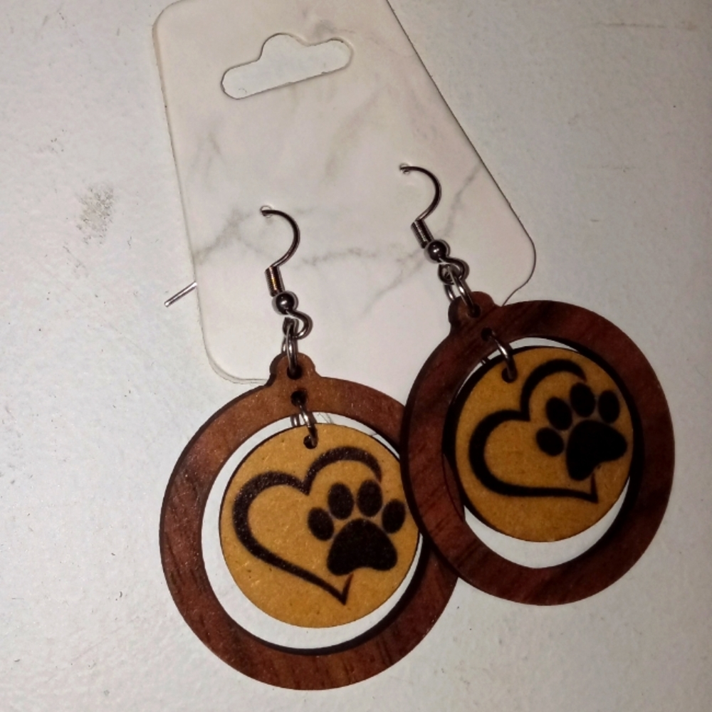Wood earrings heart pet theme